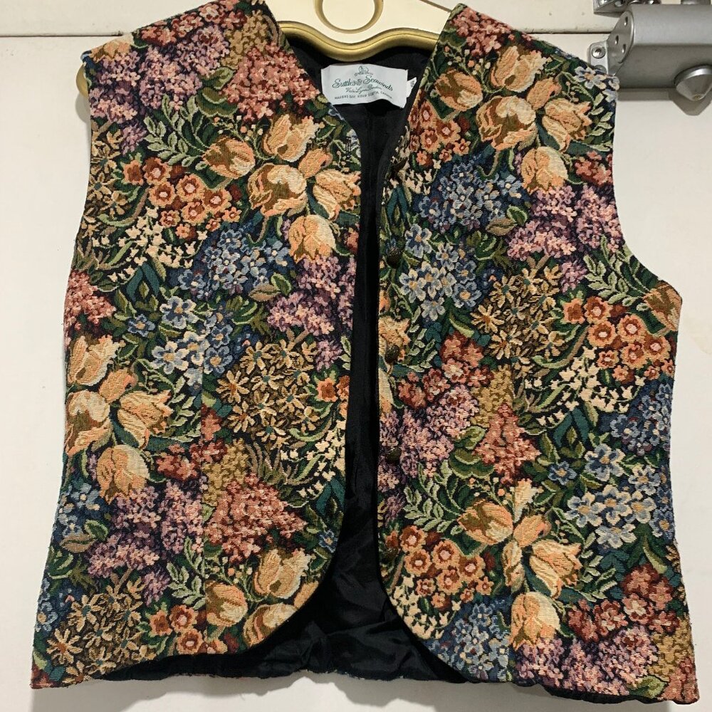 VINTAGE SUTTLES & SEAWINDS FLORAL PRINT VESTS SIZE L
